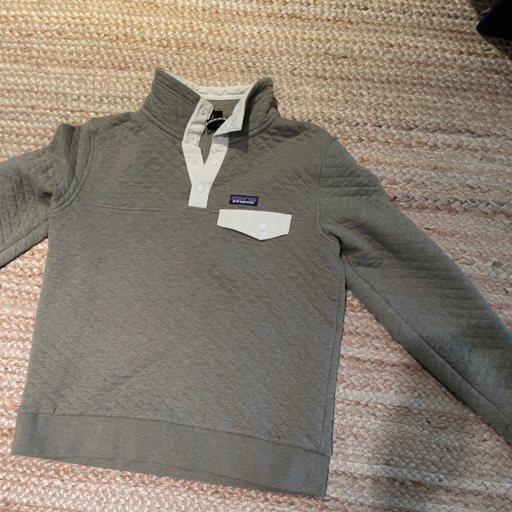 Patagonia quilted pullover